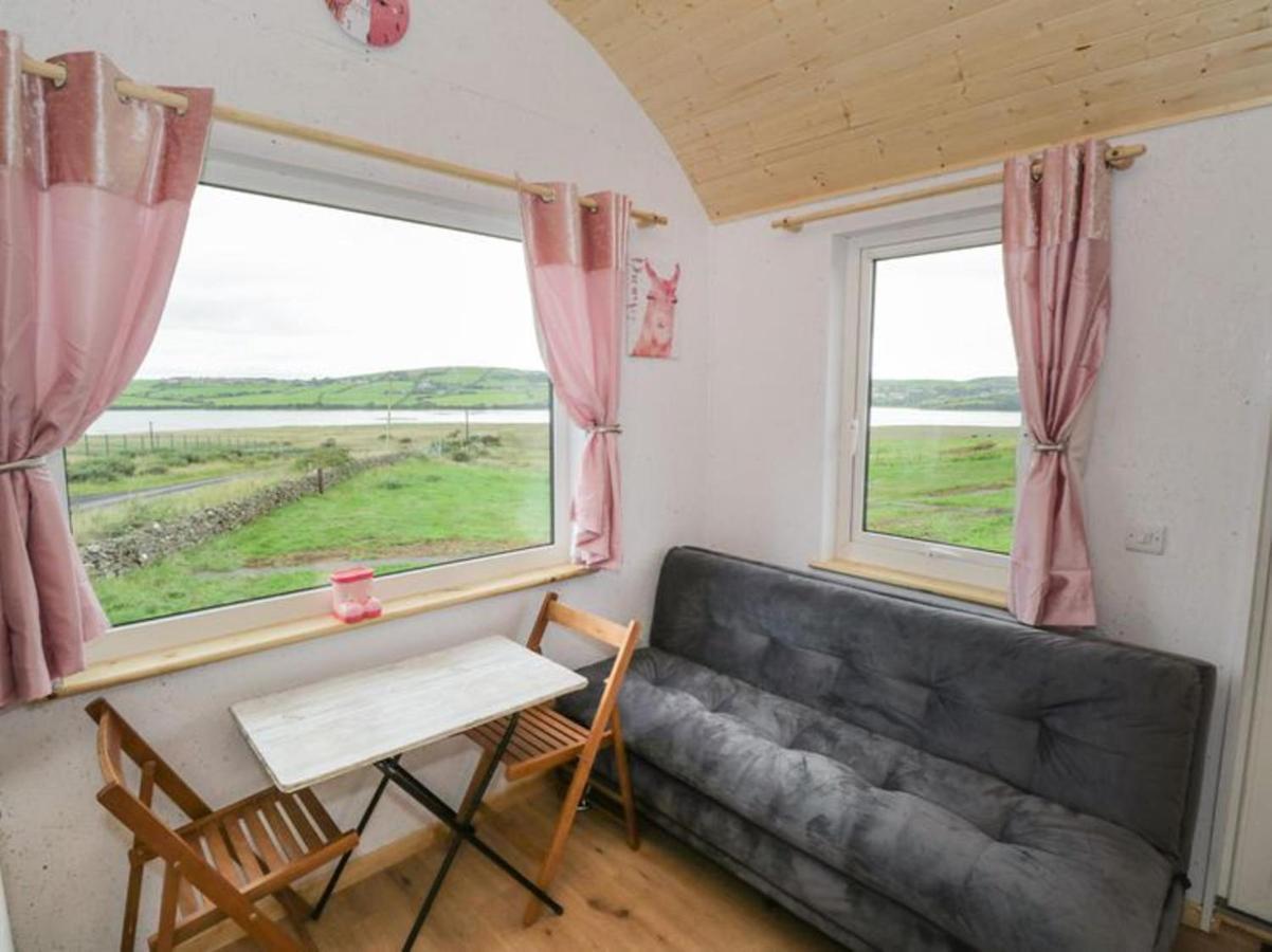 The Beautiful Lazy Llama Shepherd Hut Farm Stay Ballyshannon Bagian luar foto